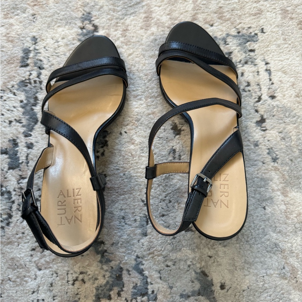 Naturalizer leather strappy sandal